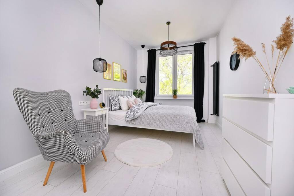 Apartment Saska Kepa -ul. Francuska 2' Min *