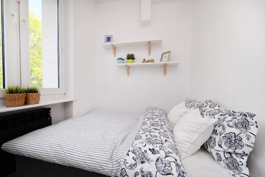 Apartment Saska Kepa -ul. Francuska 2' Min *