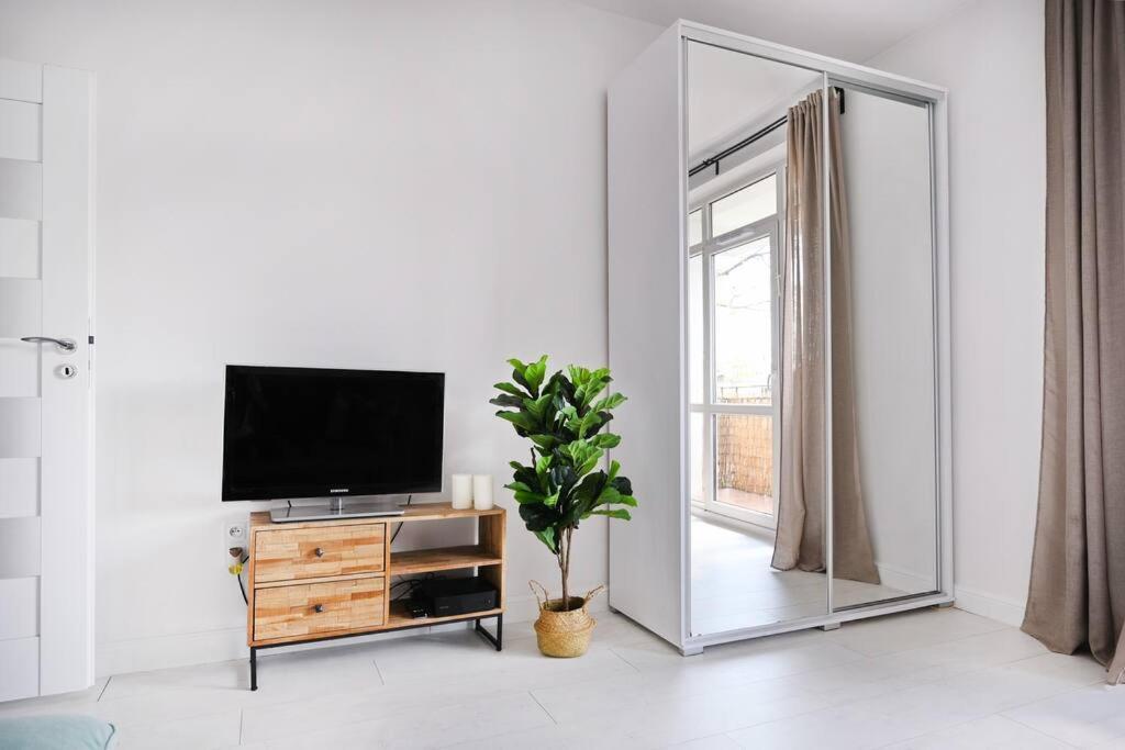 Apartment Saska Kepa -ul. Francuska 2' Min