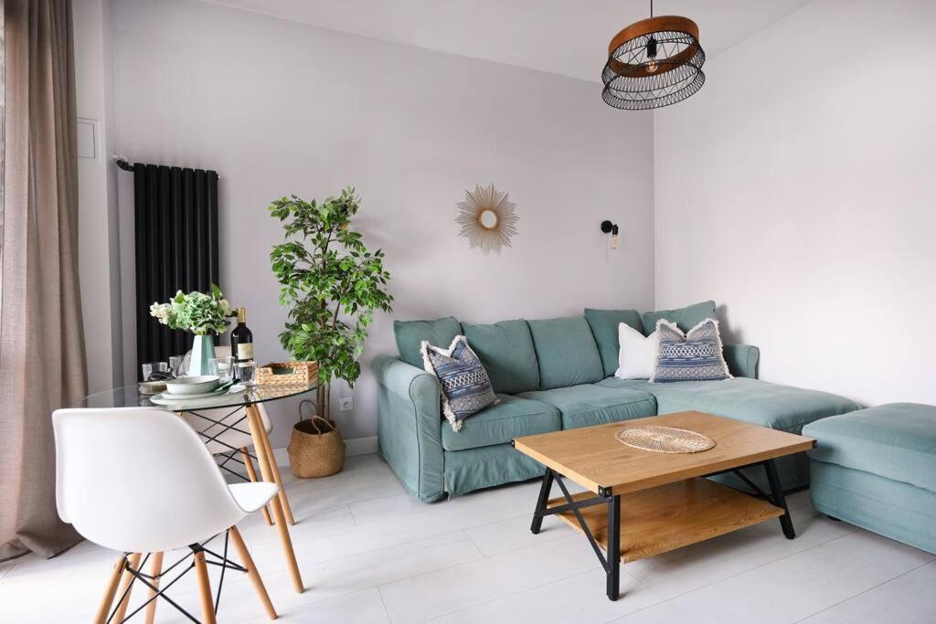 Apartment Saska Kepa -ul. Francuska 2' Min *