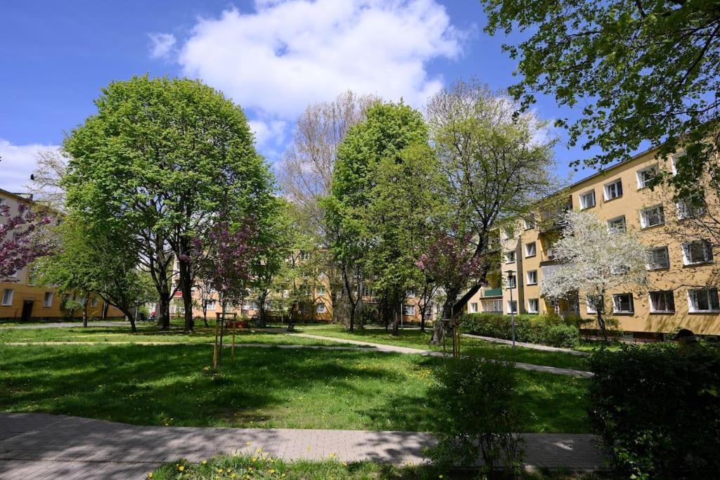 Saska Kepa -ul. Francuska 2' Min Apartment *